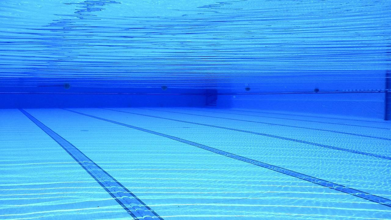 Van’da yüzme eğitimi alan öğrencilerin hedefi milli takıma girmek